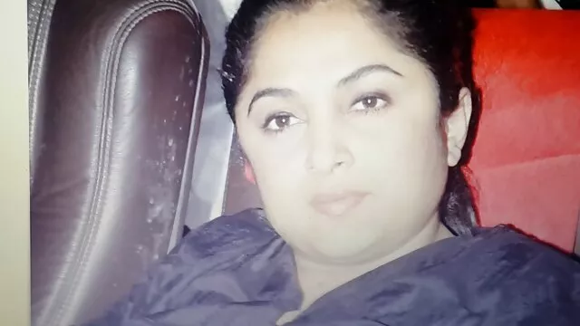 BBW mature travaille sur une bite plus jeune avec sa bouche hd porn gratuit en manque