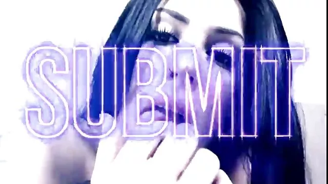 SEXYMOMMA - Une maman adoptive chaude baise et videos porno français et sexe avec femmes en jouit avec deux filles