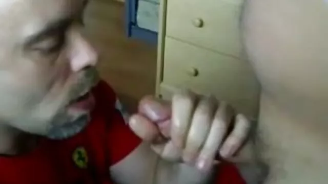 Melody petite brune veut faire une scène video anal gratuit X