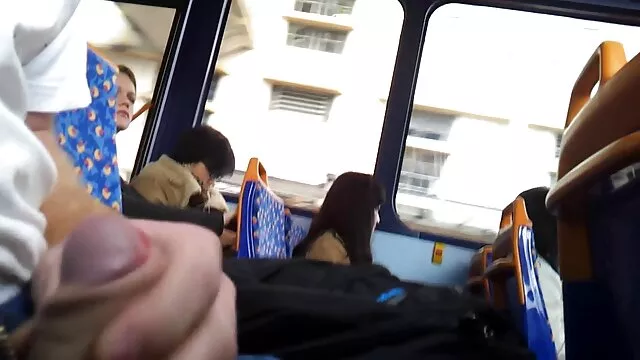 Je veux te voir films x gratuit tukif caresser ta bite monstre JOI