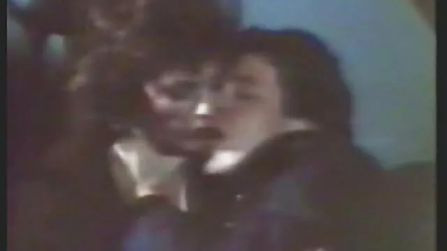 Une maman video x gratuit amateur mature baise une jeune fille moderne