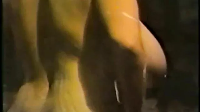 HITZEFREI MILF allemande Caroline Ardolino les meilleurs videos pornographiques prend une grosse bite